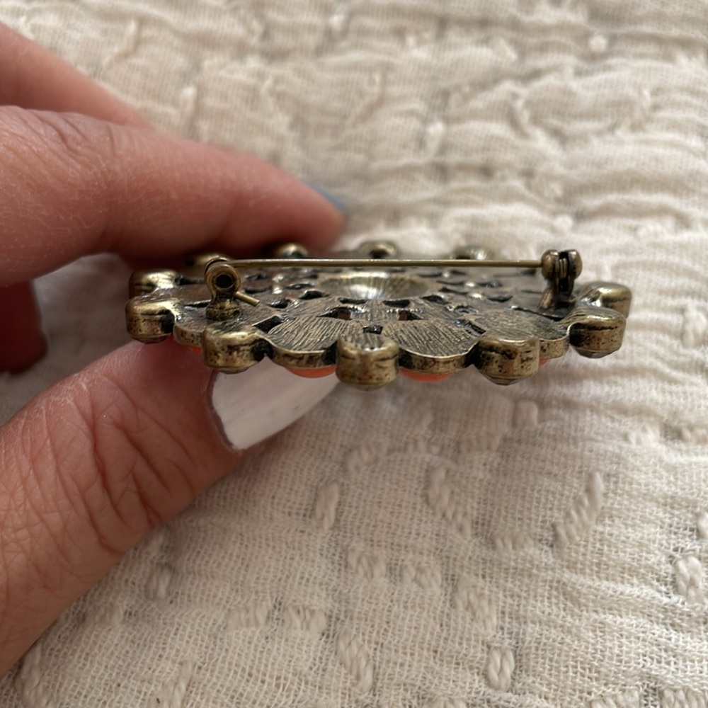 Colorful Brooch - Picture 3 of 4